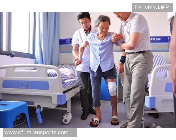 广西外援阿萨莫阿助行器辅助下成功下床行走传来好消息