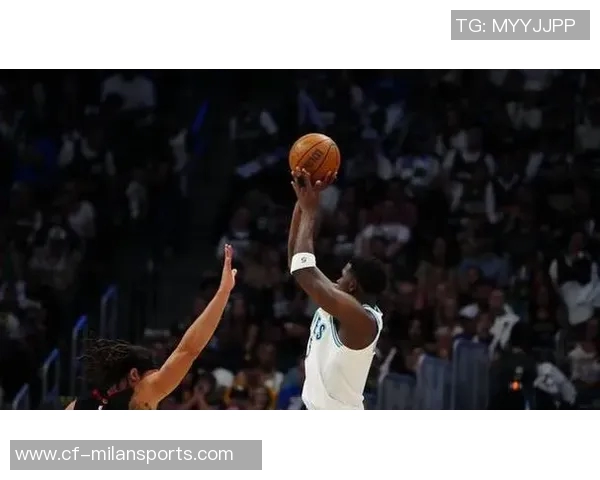 爱德华兹半场表现亮眼11投5中贡献14分1篮板1助攻1盖帽