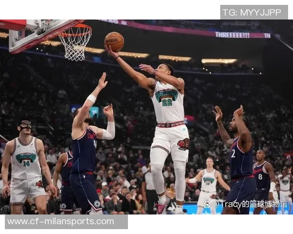 小卡复出状态良好13投6中贡献20分3篮板3抢断三分球表现出色